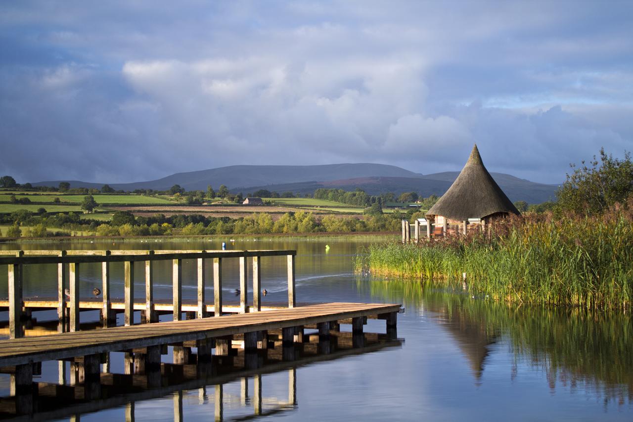Bed and Breakfast Brynderwen Llangorse Экстерьер фото